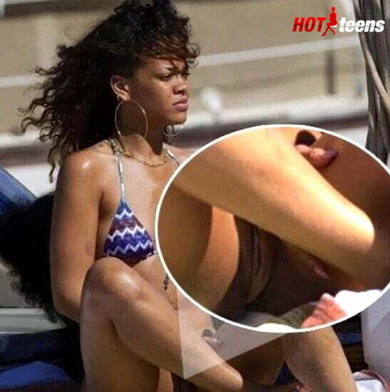 Rihanna pussy flash
