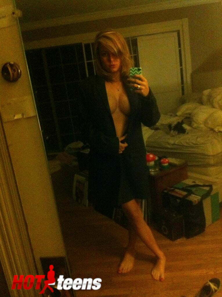 brie larson nude selfie leaked