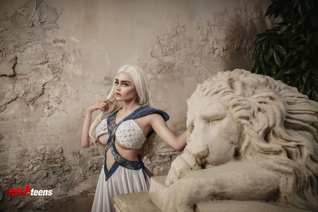 Sexy Cosplay girl as Khaleesi