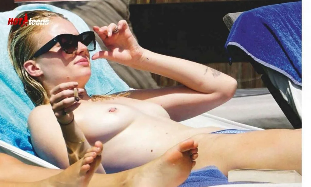 Sophie Turner Nude Tits got Leaked