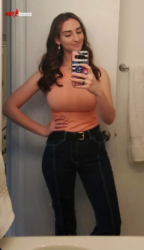 Abigail Shapiro Big Boobs Selfie