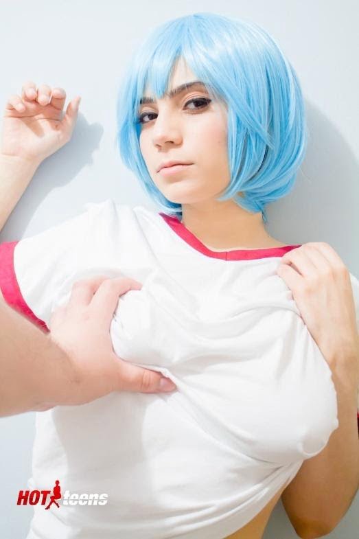 Squeeze Oppai with Blue Hair