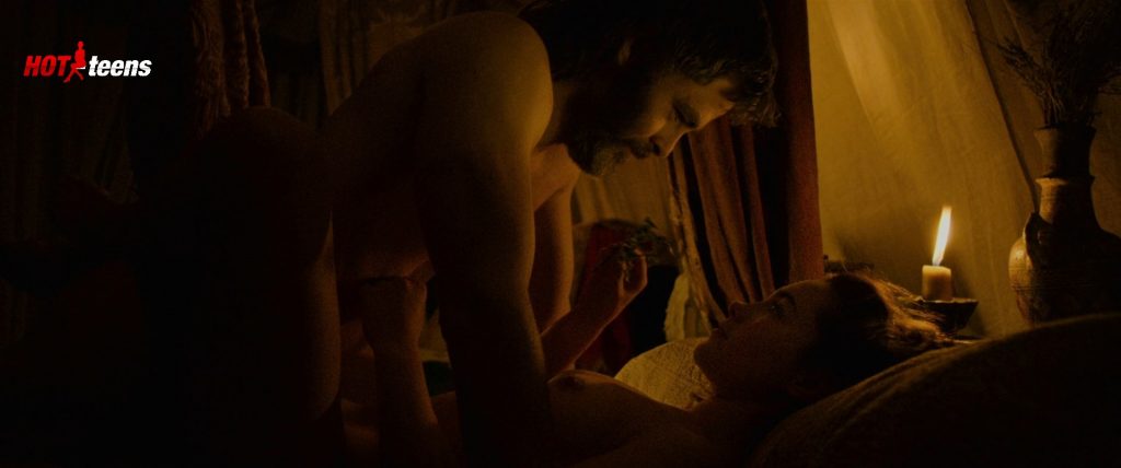Hot Florence Pugh Naked in Movie Outlaw King