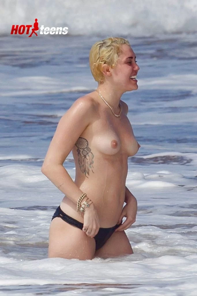 Hot Miley Cyrus Naked Boobs at the Sea