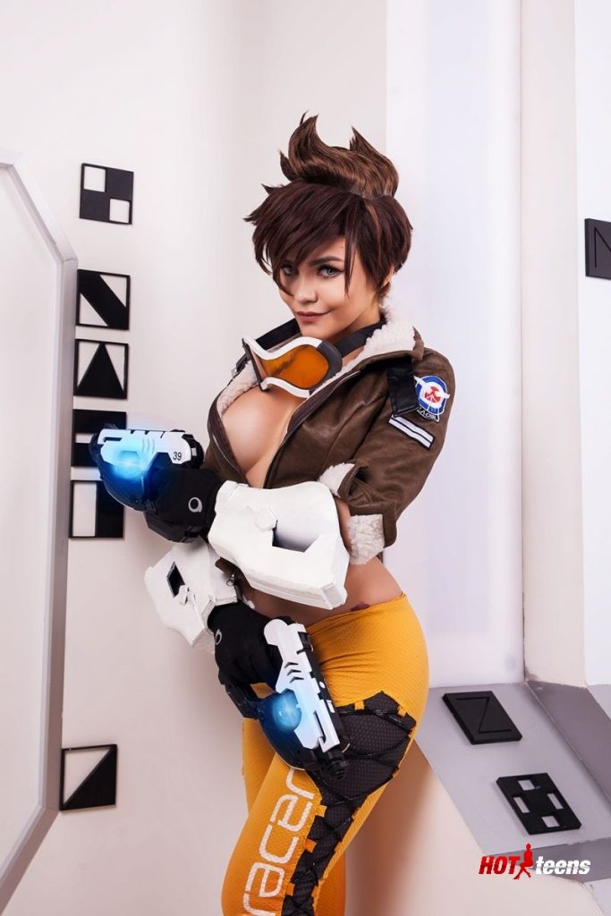Sexy Tracer Cosplay Model