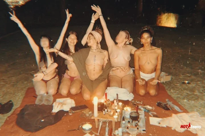 Paris Jackson girlfriend nudes group pic