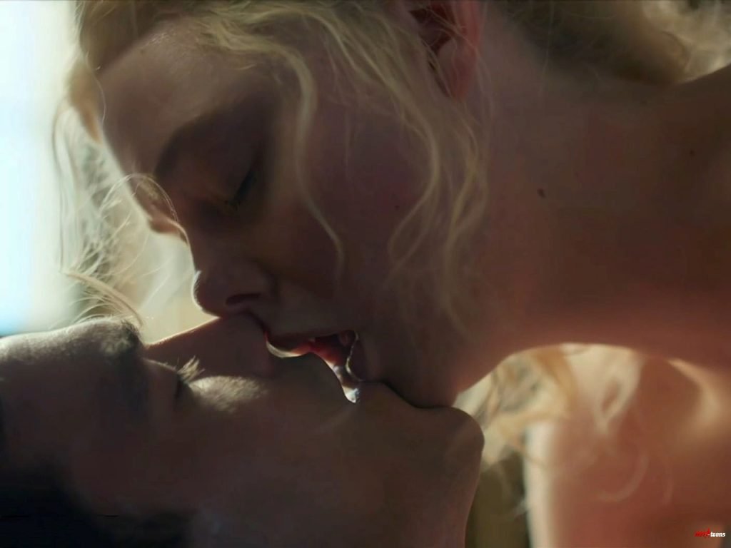 Elle Fanning French kiss in the Great movie scene