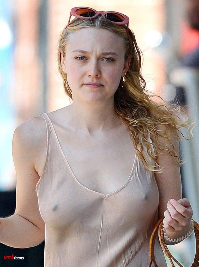 Dakota Fanning pokies in public without bra