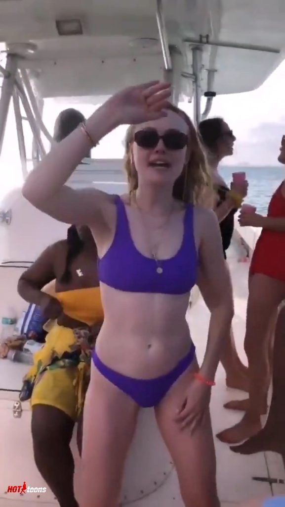 Dakota Fanning celeb on boat party
