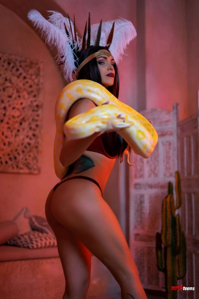 Esmeralda cosplay with big real snake