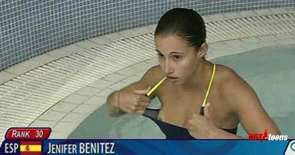 Jenifer Benitez accidental flashing her nipples in swimsuit