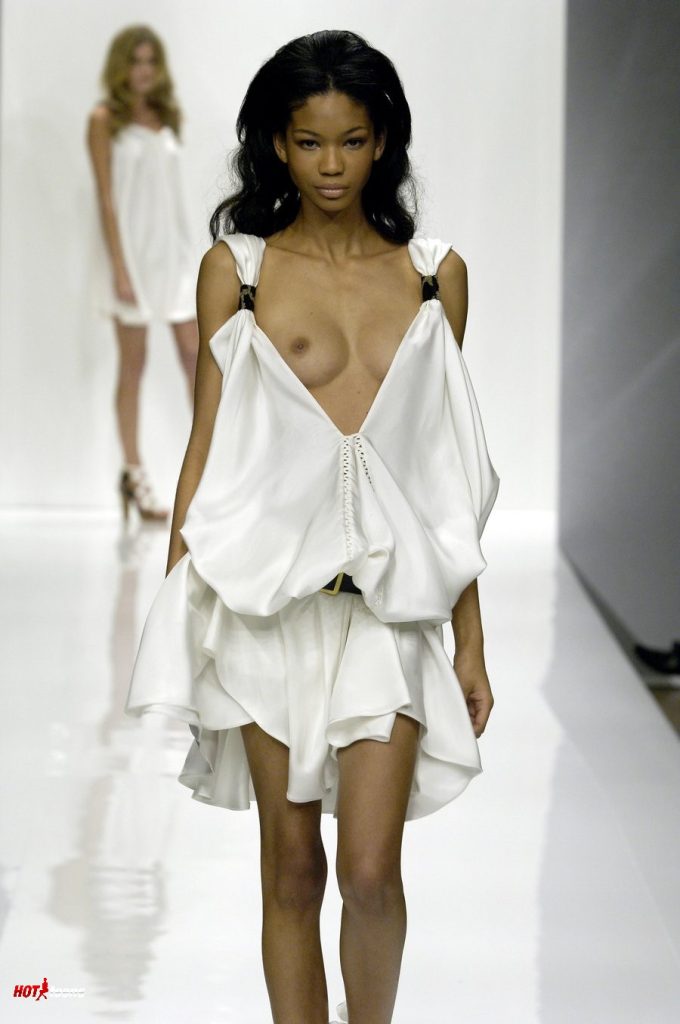 Naked breasts of Chanel Iman on the runway