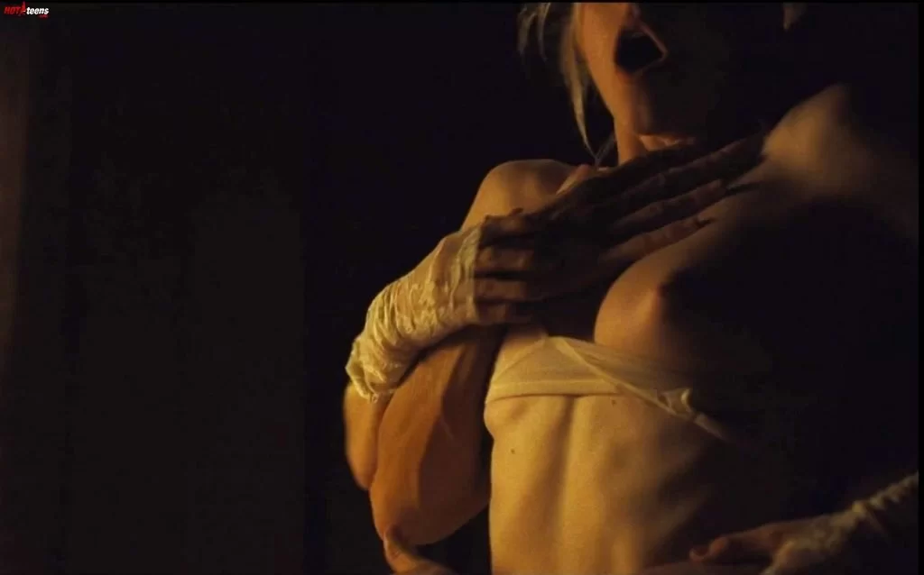 Hunter Schafer as Jules Vaughn nude breasts in Euphoria