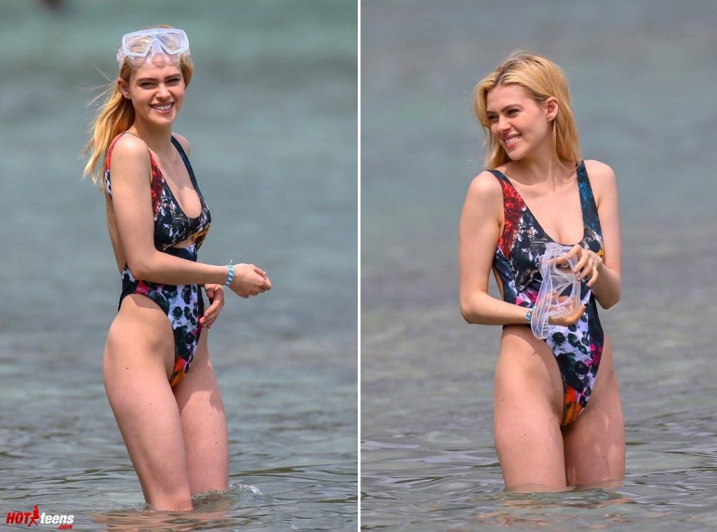 Sexy celebrity in swimsuit picture by paparazzi