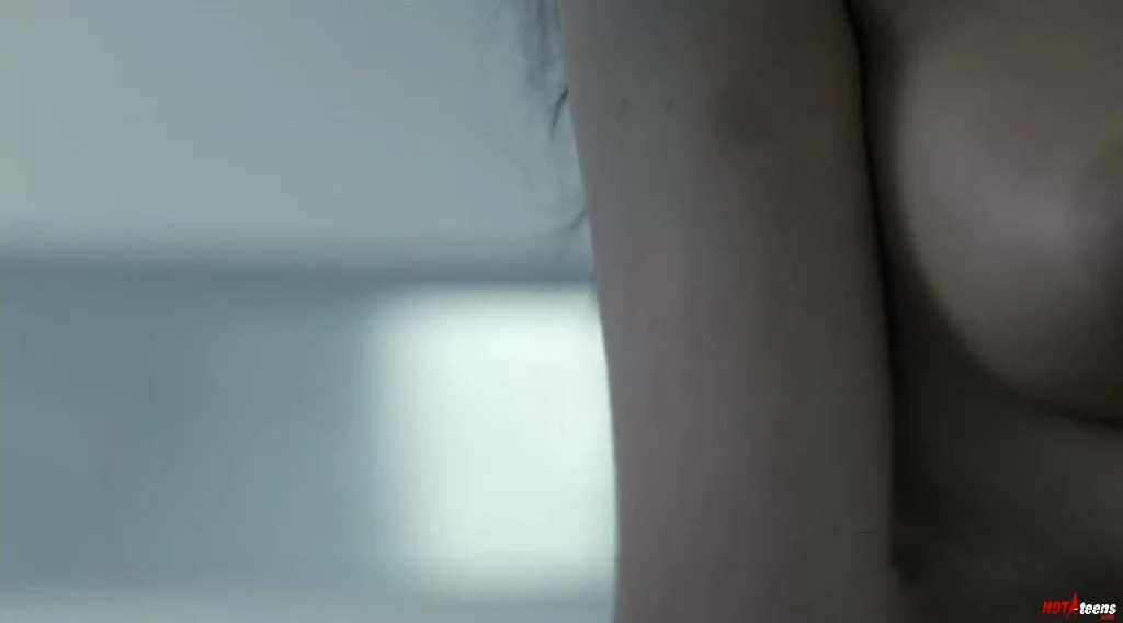 Jodie Comer nude boobs in Thirteen