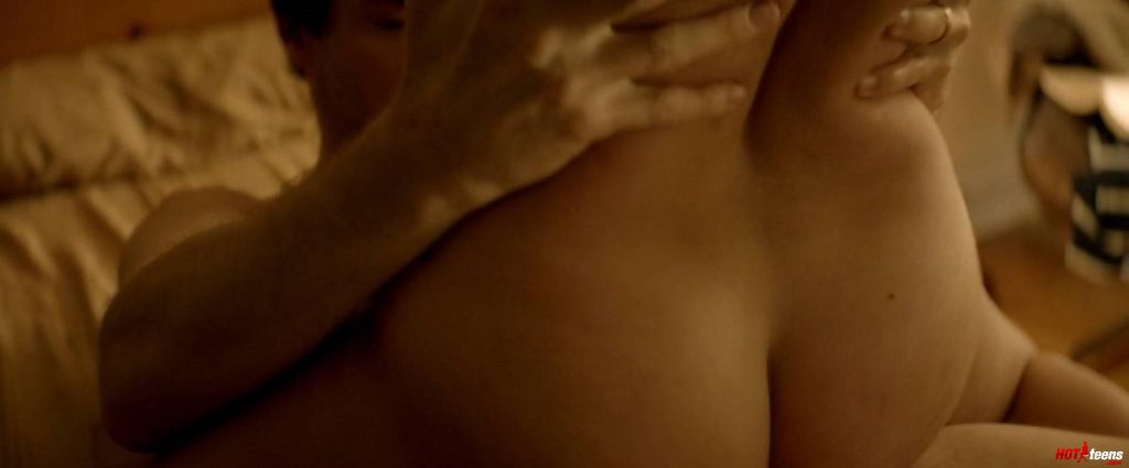Julia Garner nude ass while having sex