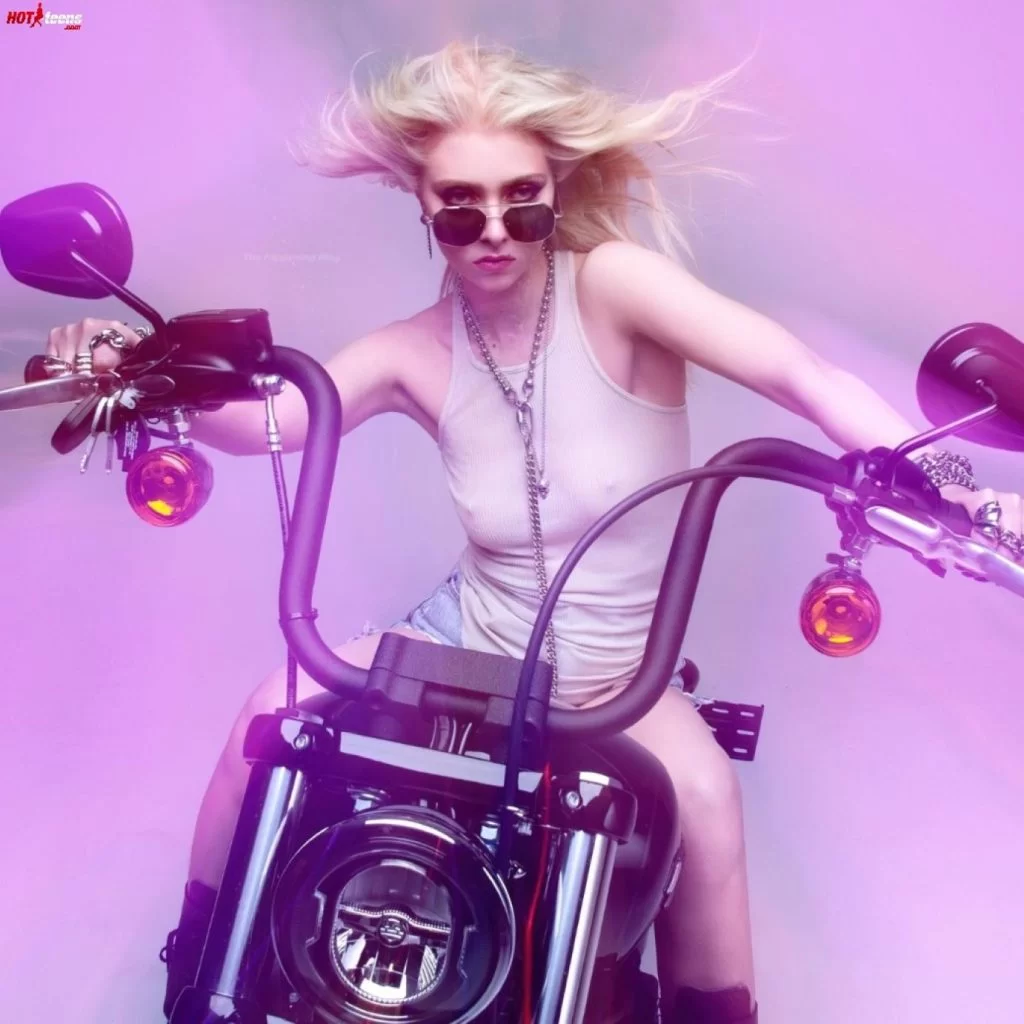 Taylor Momsen pokies on motor cycle