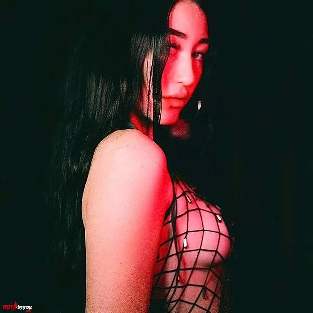 Noah Cyrus nude tits see through in fishnet