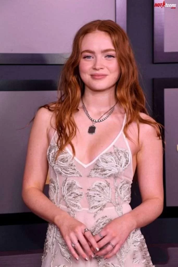 Ginger teen braless boobs cleavage