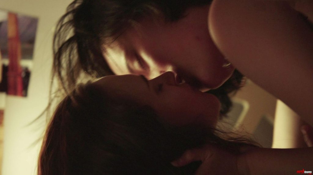 Hot lesbian kissing movie scene