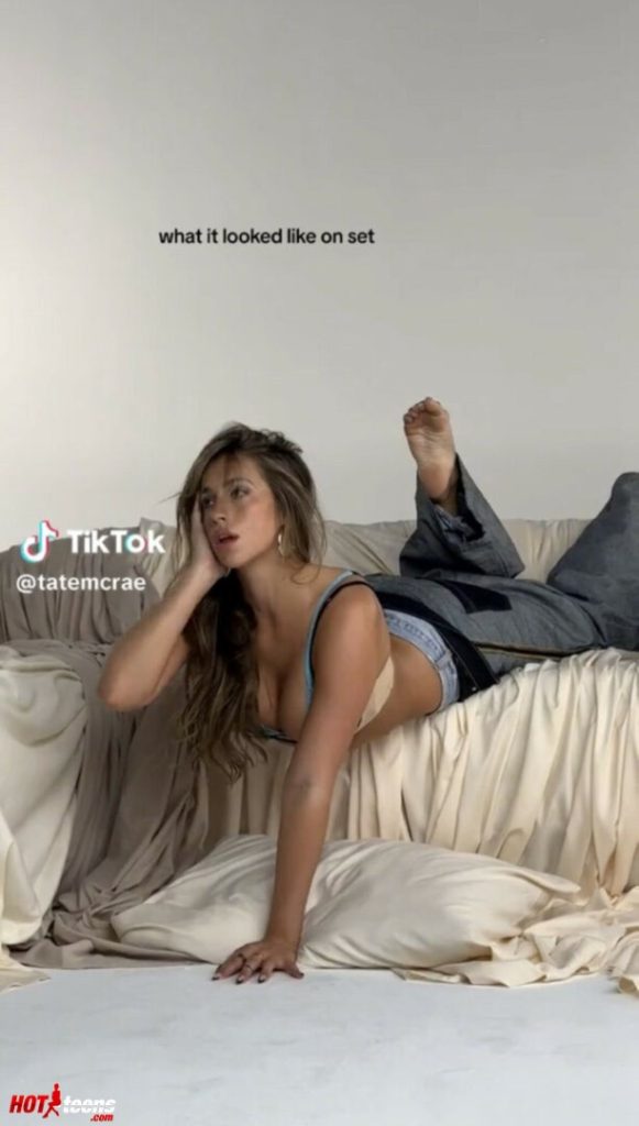 Sexy Tate Mcrae shows her big tits on Tiktok