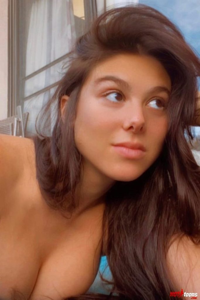Kira Kosarin topless selfie
