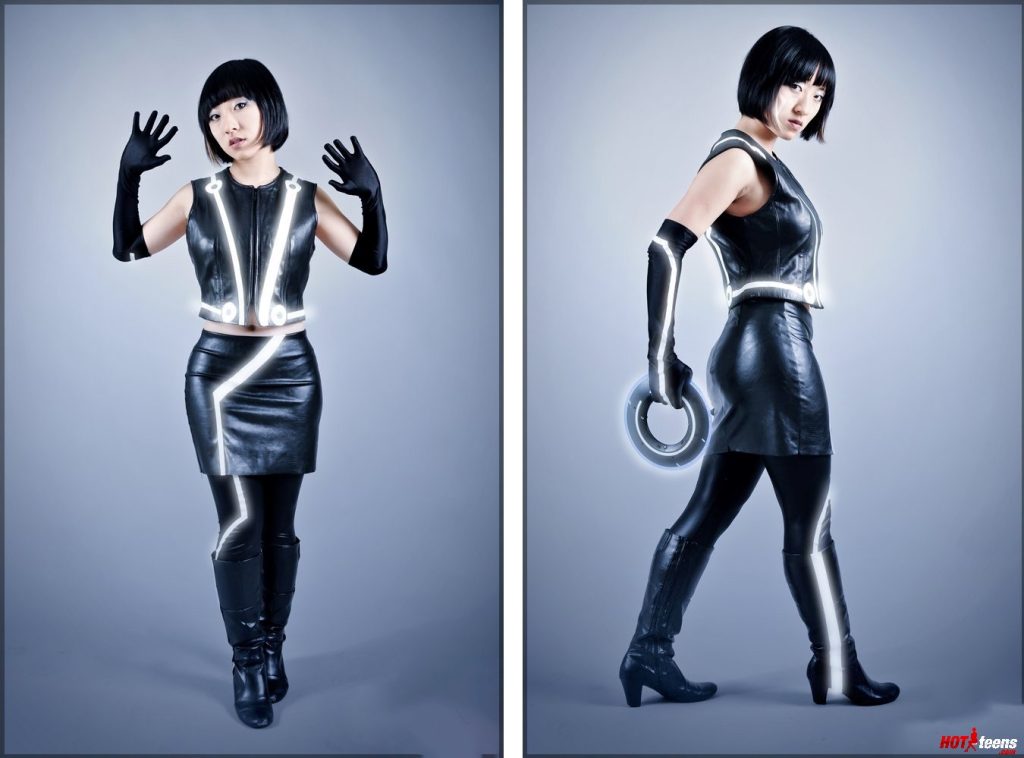 Stella Chuu as Tron Legacy cosplay